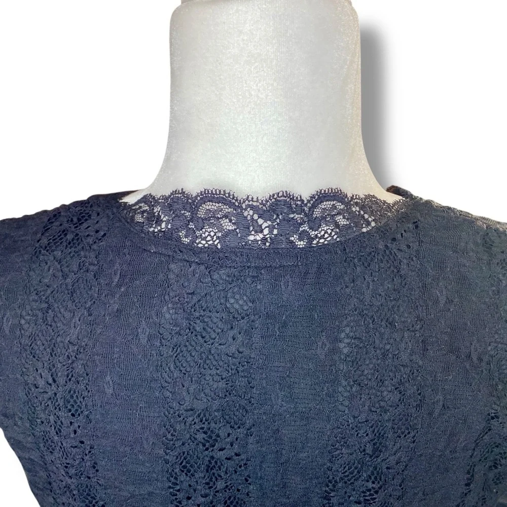 Covington Black Lace V Neck Sleeveless Top — Women’s Size L (14-16) - Picture 6 of 9